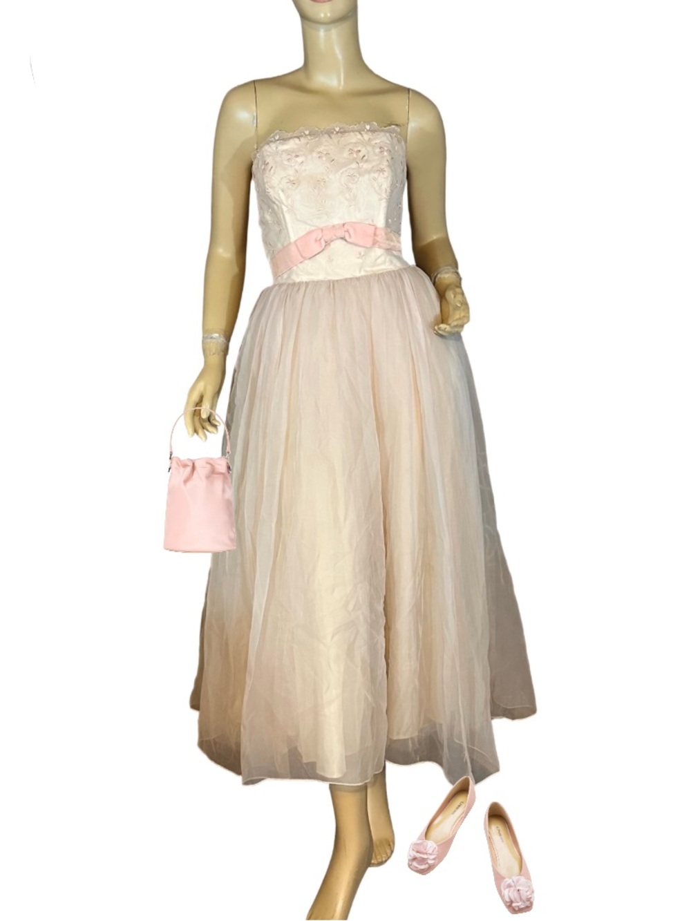 VINTAGE 1950'S LIGHT PINK EMBROIDERED ACCENTS PARTY DRESS (S)